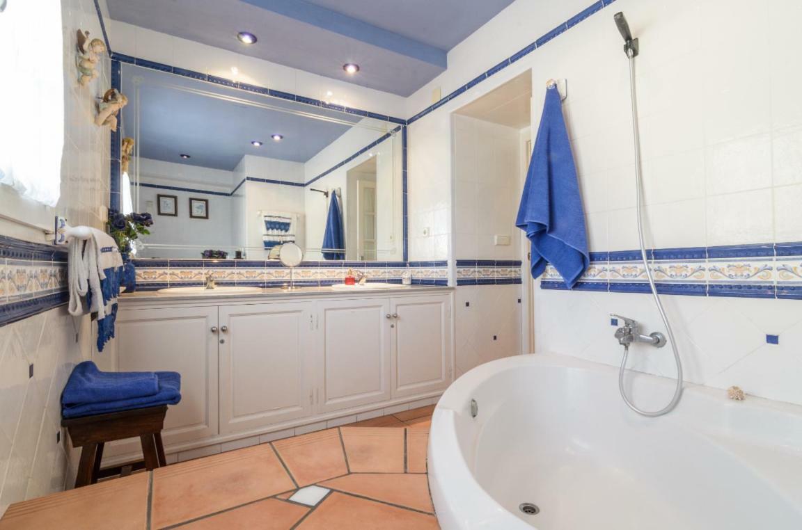 Habitaciones En Casa Centrica Con Piscina อัลมูเญการ์ ภายนอก รูปภาพ